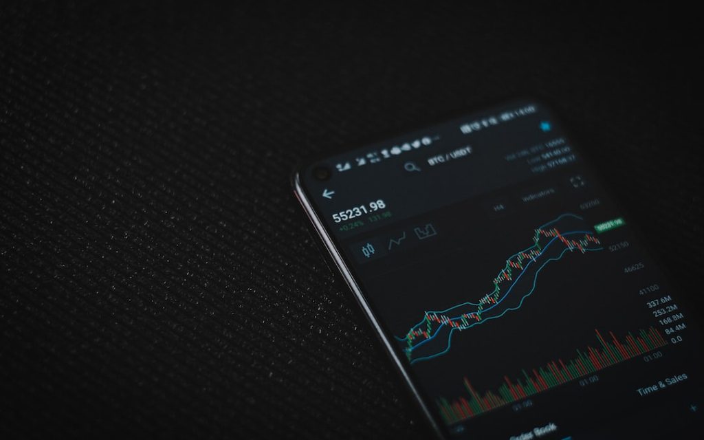 How to Install MetaTrader 4 on iPhone/iPad for Seamless Trading